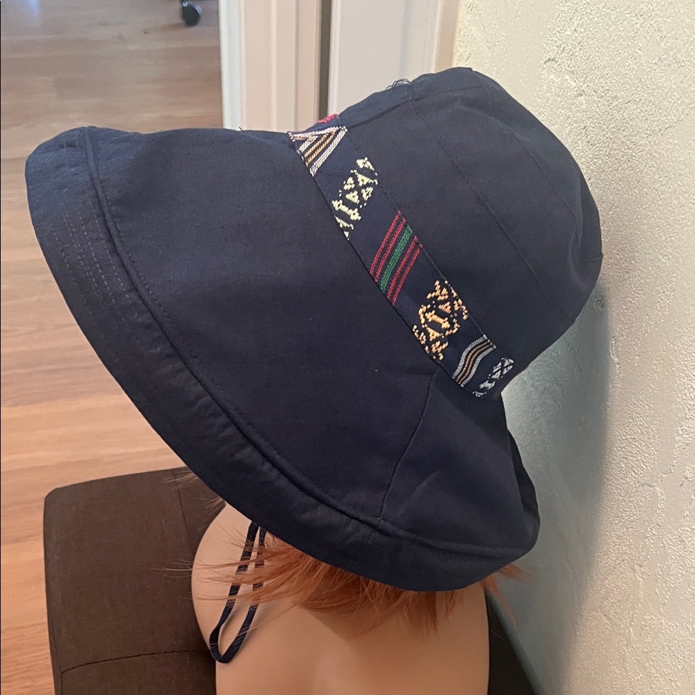 #1623+ Women’s Navy Reversible Sun Hat with Chin Strap - Picture 3 of 7